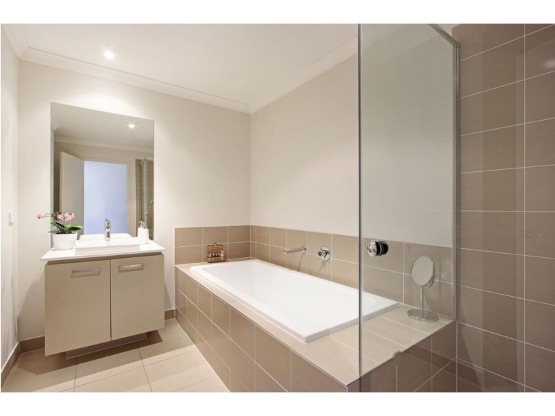 11 Hyde Avenue, Springfield Lakes QLD 4300