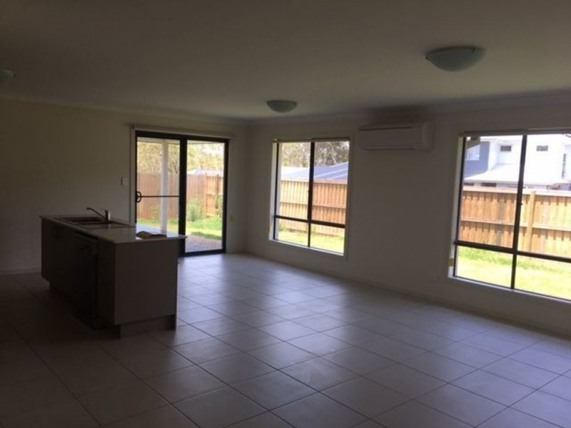 1 Meadows Circuit, Bellbird Park QLD 4300