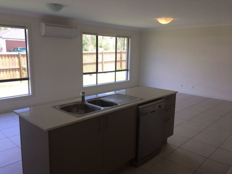 1 Meadows Circuit, Bellbird Park QLD 4300