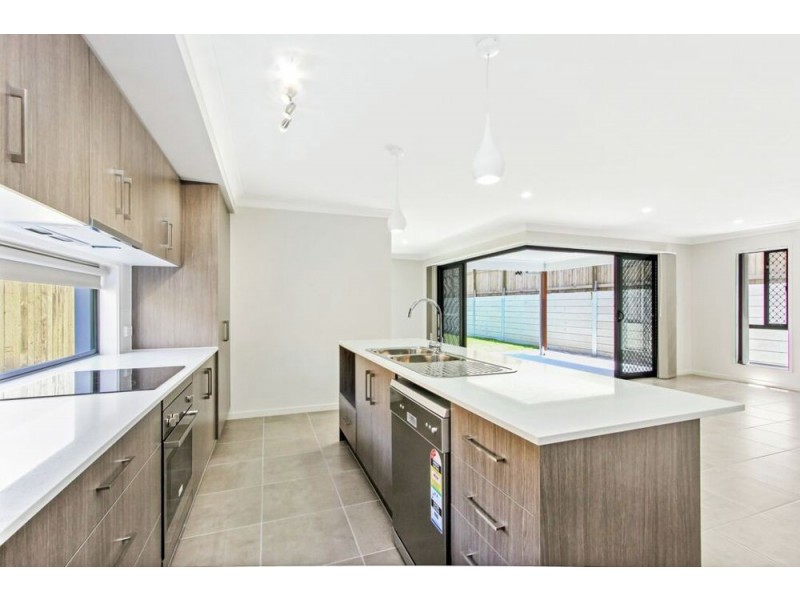 44 Santorini Way, Springfield Lakes QLD 4300