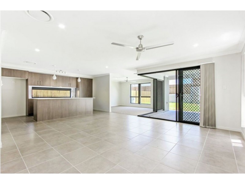 44 Santorini Way, Springfield Lakes QLD 4300