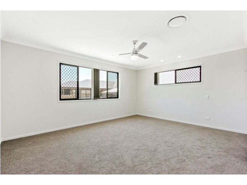 44 Santorini Way, Springfield Lakes QLD 4300