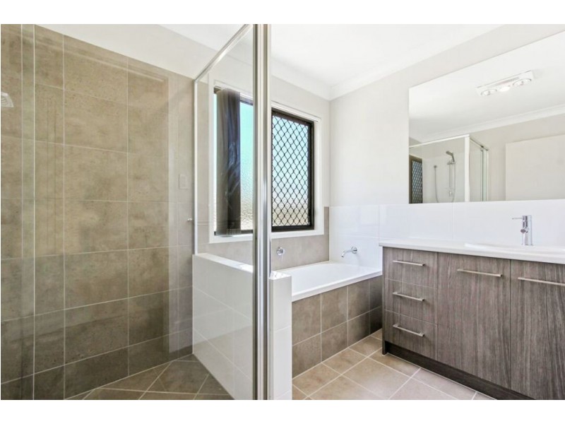 44 Santorini Way, Springfield Lakes QLD 4300