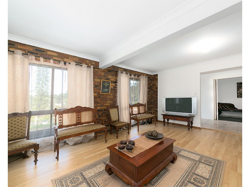 5 Bynoe Close, Chapel Hill QLD 4069