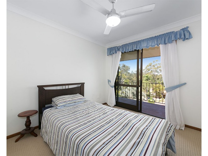 5 Bynoe Close, Chapel Hill QLD 4069