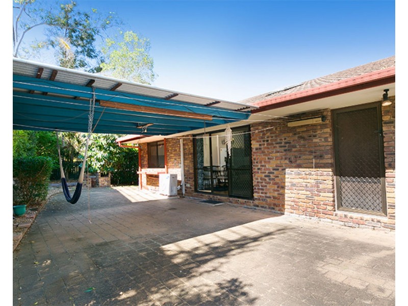 5 Bynoe Close, Chapel Hill QLD 4069
