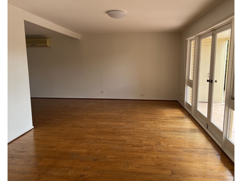 15 Farnham Street, Fig Tree Pocket QLD 4069