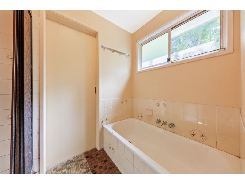5 Cornwall Court, Bellbird Park QLD 4300