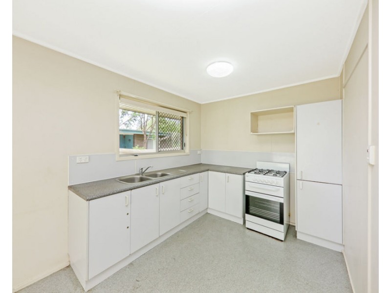 25 Sean Street, Riverview QLD 4303