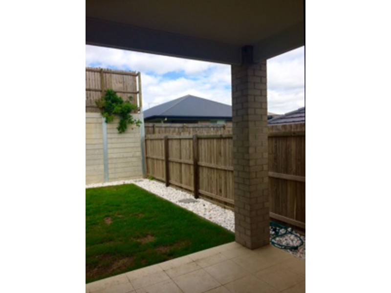 47 Oakmoss Dr, Springfield Lakes QLD 4300