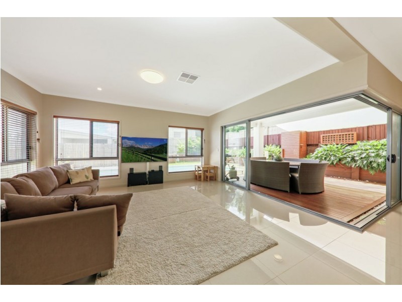 60 Waterside Drive, Springfield Lakes QLD 4300