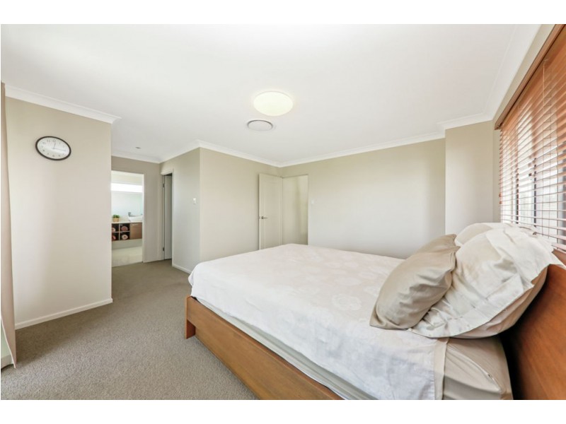 60 Waterside Drive, Springfield Lakes QLD 4300