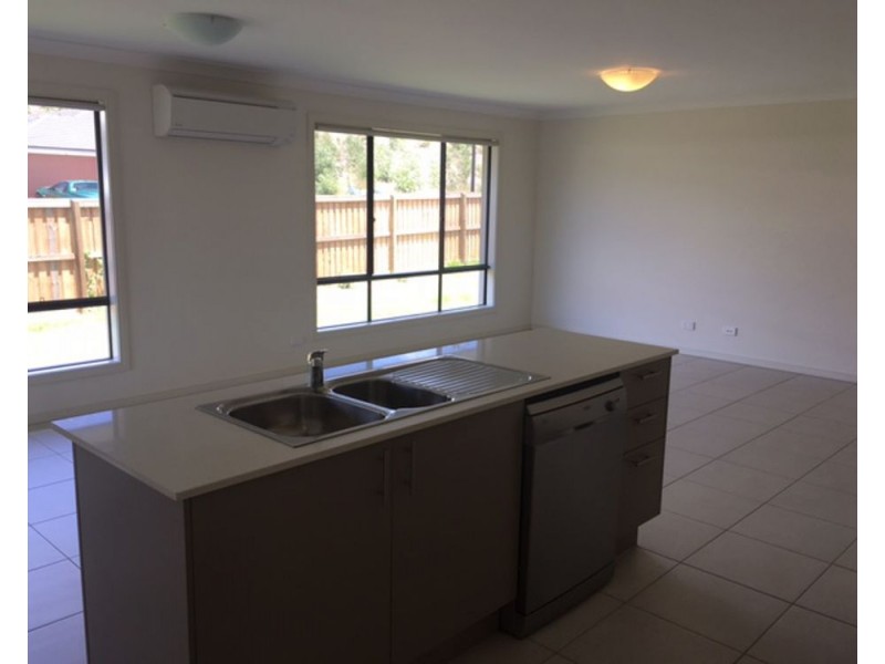 1 Meadows Circuit, Bellbird Park QLD 4300