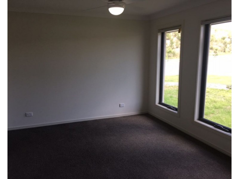 1 Meadows Circuit, Bellbird Park QLD 4300