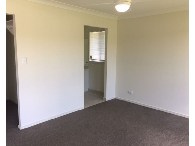 1 Meadows Circuit, Bellbird Park QLD 4300