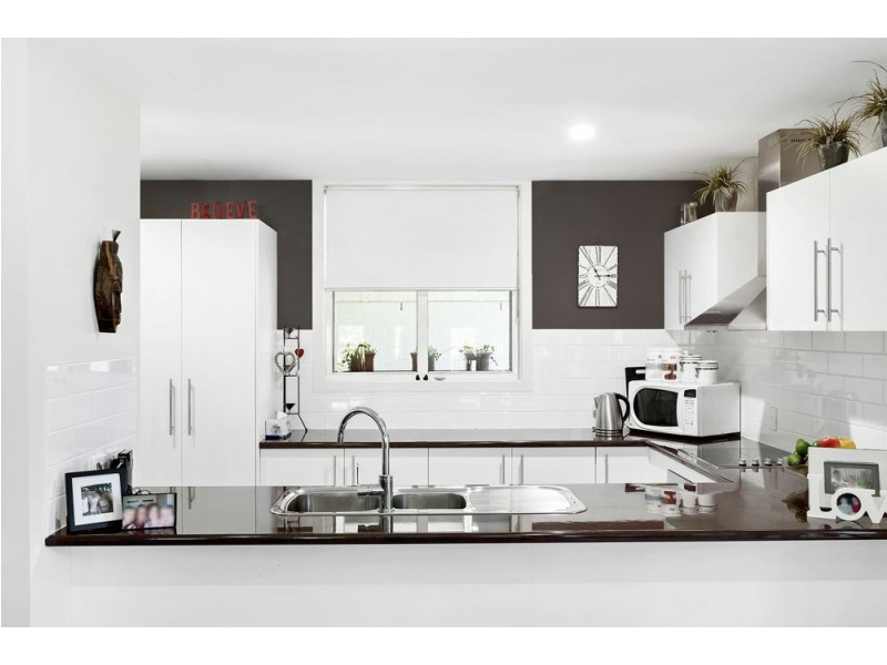 6 Mountain Bell Lane, Springfield Lakes QLD 4300