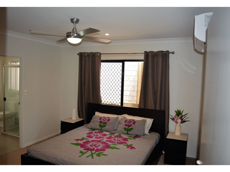 8 Stillness Court, Springfield Lakes QLD 4300