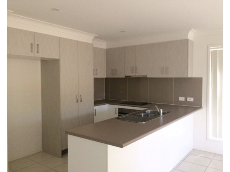 5 Mowbullan St, Redbank Plains QLD 4301
