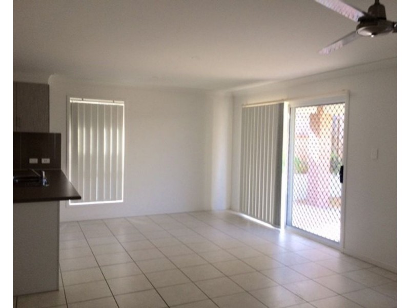 5 Mowbullan St, Redbank Plains QLD 4301