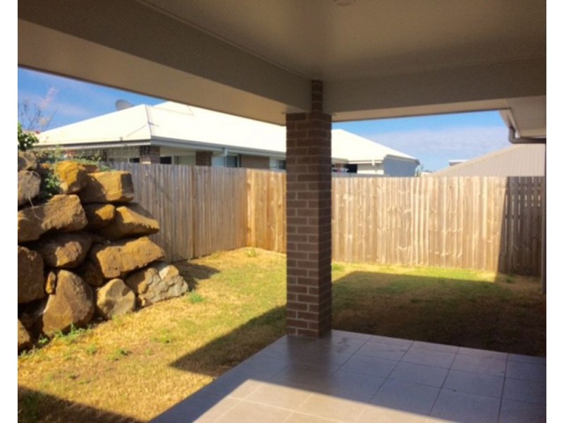 5 Mowbullan St, Redbank Plains QLD 4301