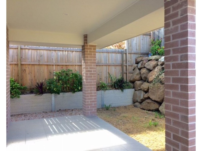 5 Mowbullan St, Redbank Plains QLD 4301