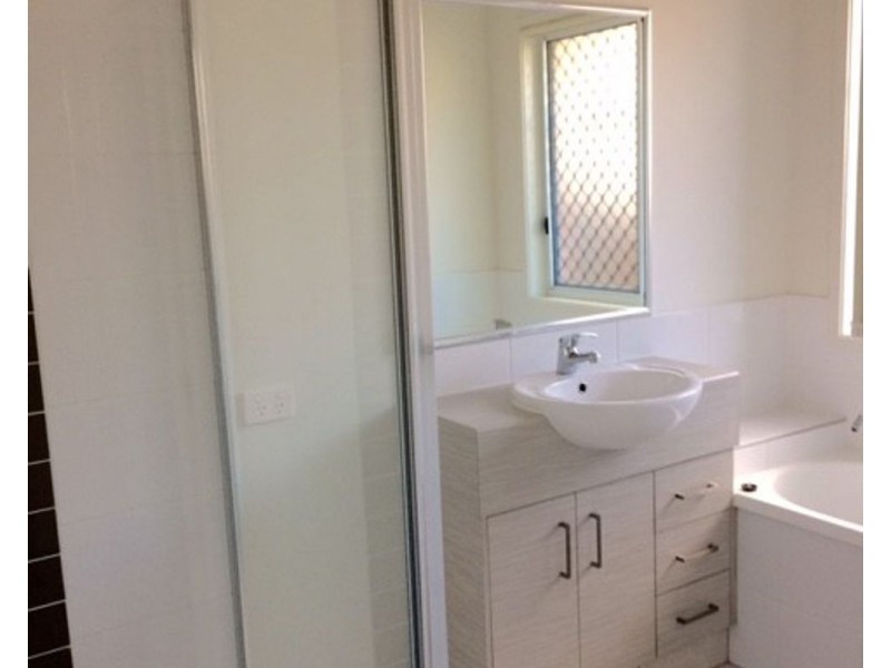 5 Mowbullan St, Redbank Plains QLD 4301