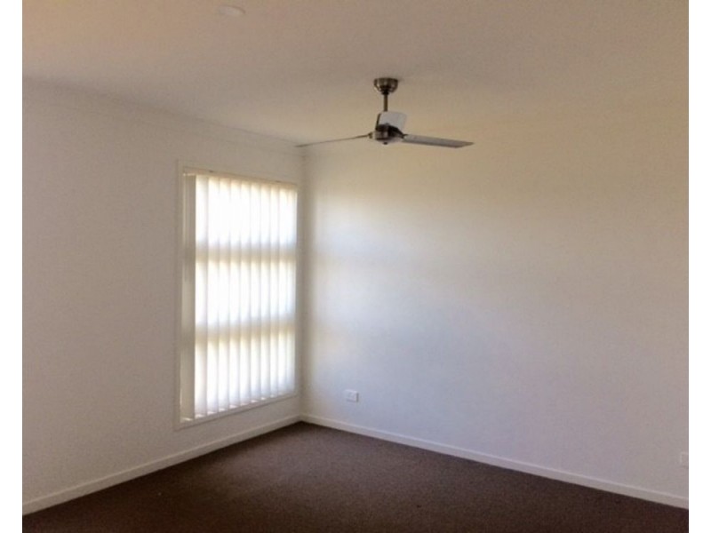 5 Mowbullan St, Redbank Plains QLD 4301