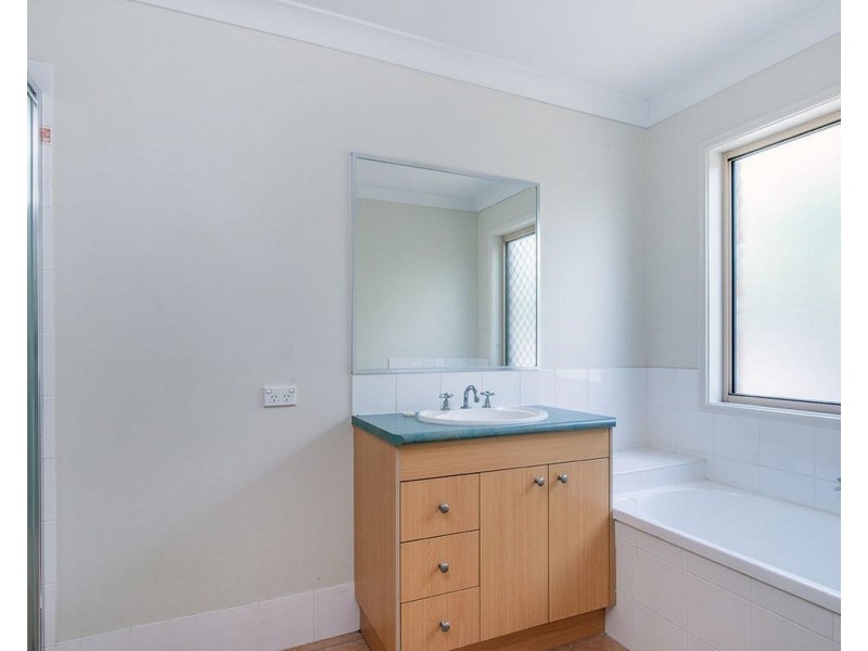 8 Foundation St, Collingwood Park QLD 4301