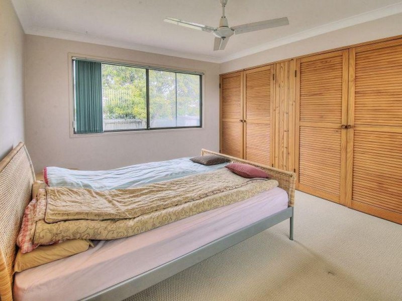 33 Dryade St, Regents Park QLD 4118