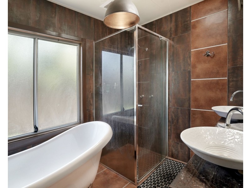 17 Fortrose Street, Kenmore QLD 4069