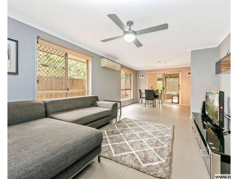 8 McKenzie Place, Forest Lake QLD 4078