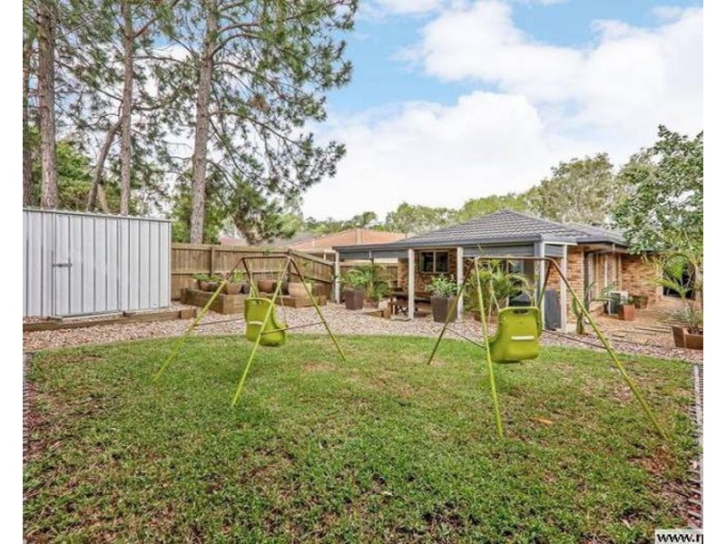 8 McKenzie Place, Forest Lake QLD 4078