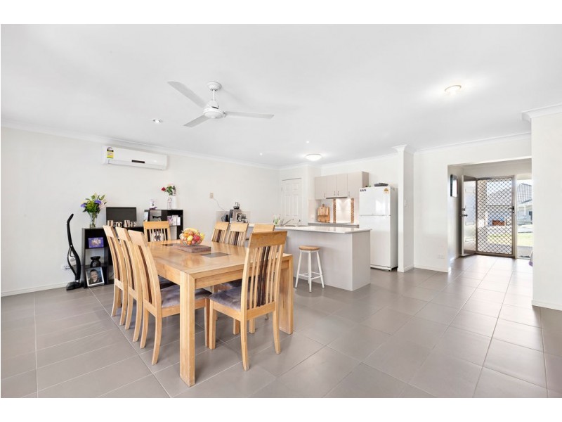 10 Dianella St, Springfield Lakes QLD 4300