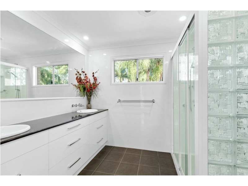 257 Old Logan Road, Camira QLD 4300