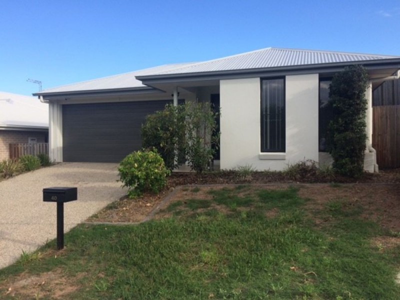 40 Kenneth Dr, Augustine Heights QLD 4300