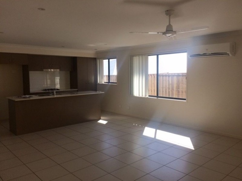 40 Kenneth Dr, Augustine Heights QLD 4300