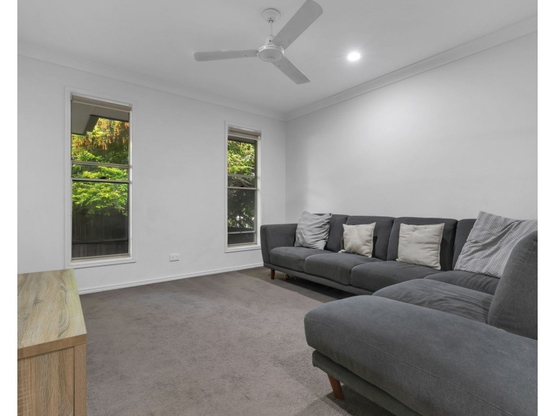 5 Jeff Collins Circuit, Bellbird Park QLD 4300