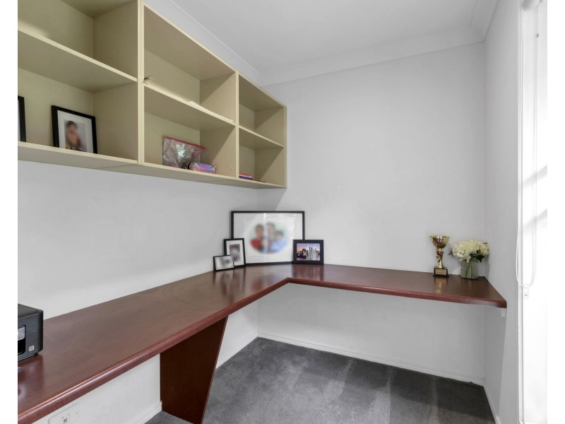 5 Jeff Collins Circuit, Bellbird Park QLD 4300