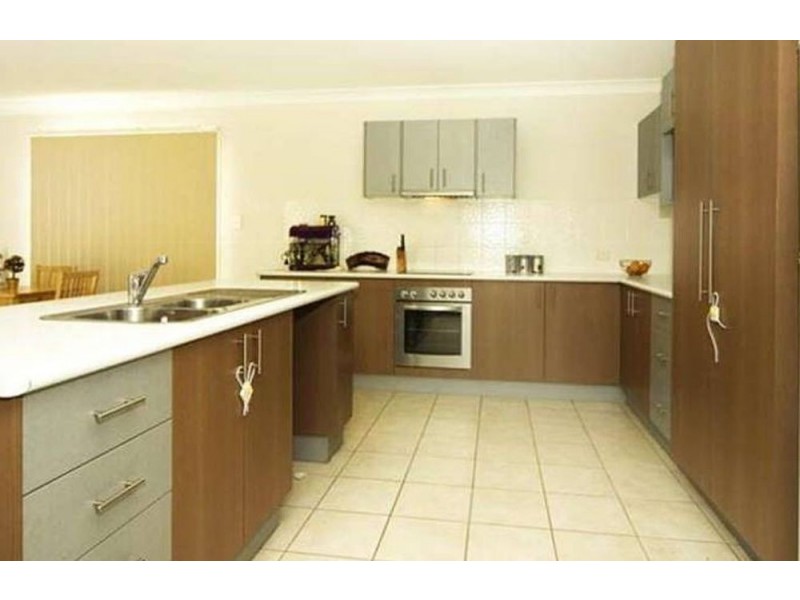 7 Freesia Close, Springfield Lakes QLD 4300