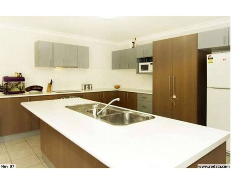 7 Freesia Close, Springfield Lakes QLD 4300