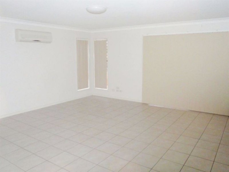 7 Freesia Close, Springfield Lakes QLD 4300