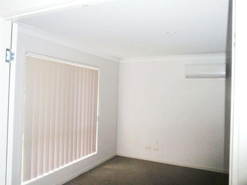 7 Freesia Close, Springfield Lakes QLD 4300