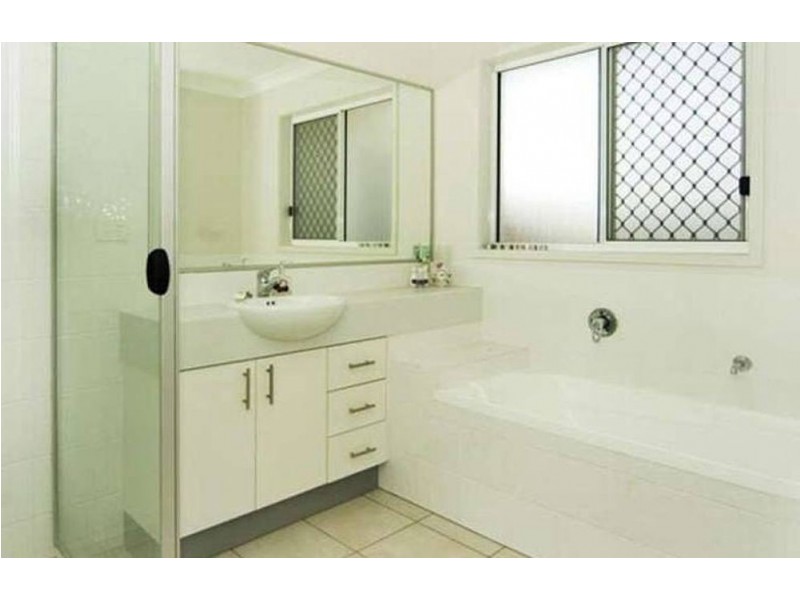 7 Freesia Close, Springfield Lakes QLD 4300