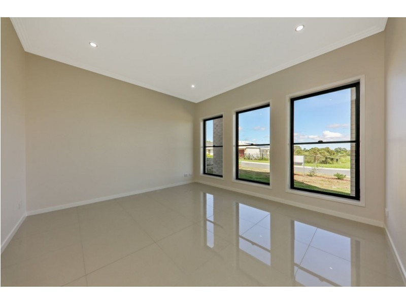 35 Castamore Way, Richlands QLD 4077