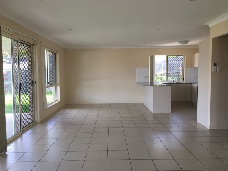 39 Esperance Cres, Springfield Lakes QLD 4300