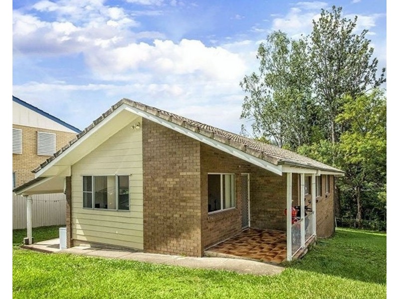 11 Woorama Road, The Gap QLD 4061