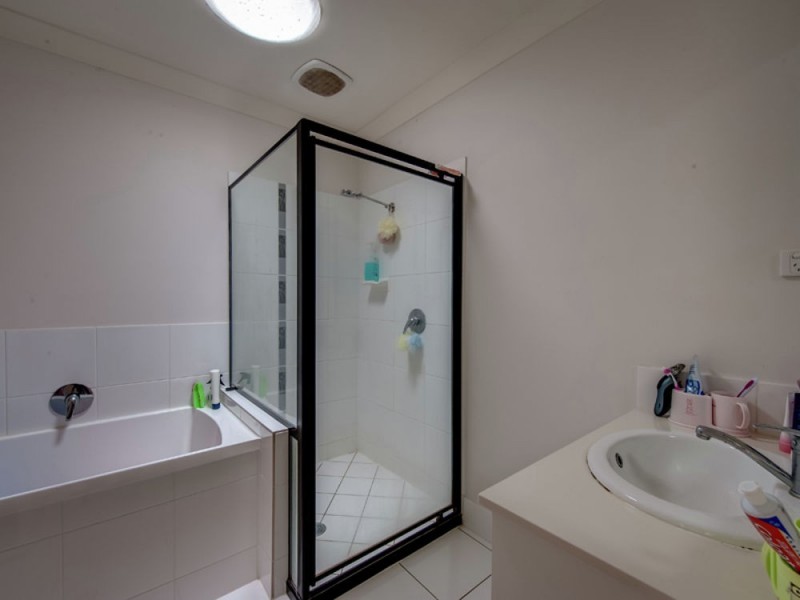 2/230 Eagle Street, Collingwood Park QLD 4301