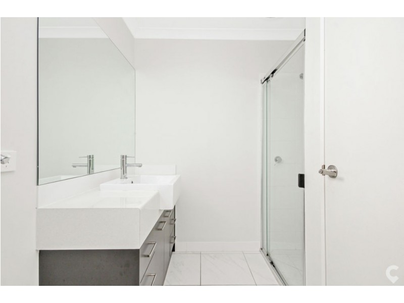 2/93 Lamington Dr, Redbank Plains QLD 4301