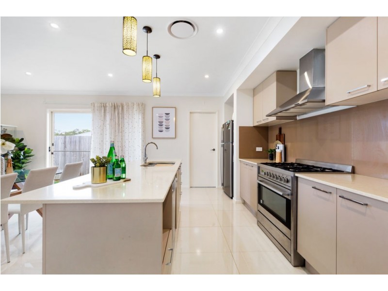 18 Mirage Avenue, Springfield Lakes QLD 4300
