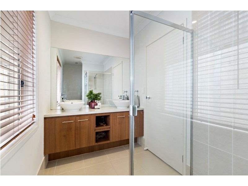 18 Mirage Avenue, Springfield Lakes QLD 4300